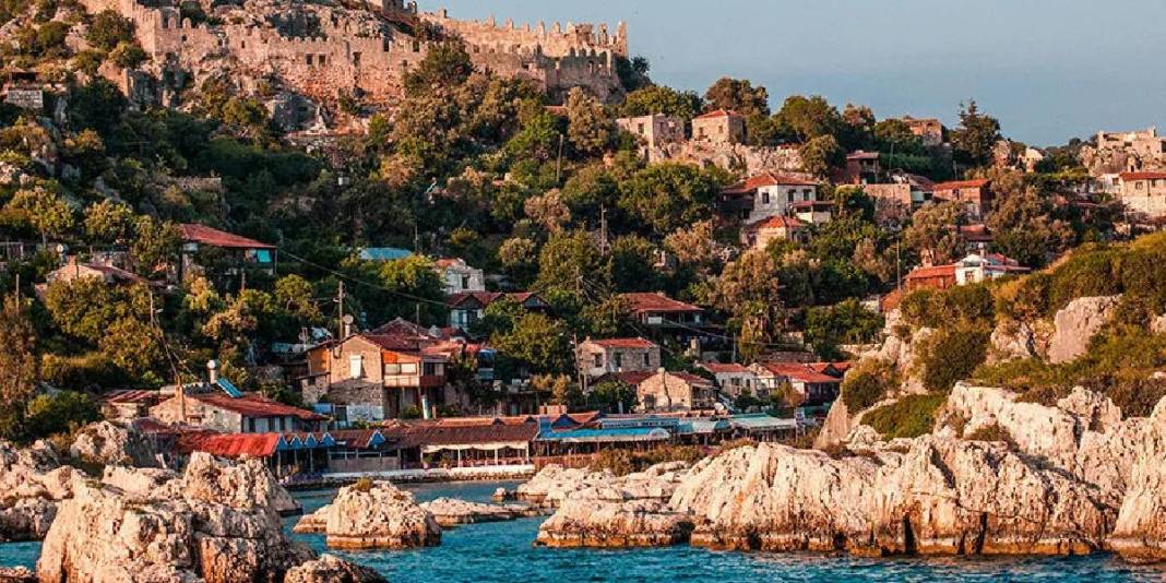 Karadan ulaşımın olmadığı nadir nokta! Türkiye’nin Santorini’si olarak görülüyor: Tekneyle ulaşan hayran kalıyor 1